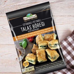 Ispanaklı, mizithra ve feta peynirli tepsi böreği